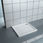 Brodzik Onnline 80x80 cm kwadrat typ płytki, głębokość 3 cm, wysokość całości 5, otwór na syfon Ø 90