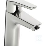 Bateria umywalkowa Oras Saga XL ze stałą wylewką i aeratorem bez zaworu spustowego.