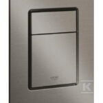 Przycisk spłukujący Skate Cosmopolitan S, brushed hard graphite, do małych kominków rewizyjnych